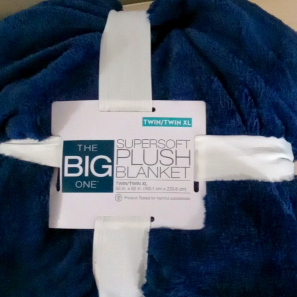 Twin xl supersoft plush blanket